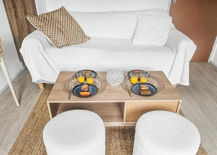 F2 Chic 100 M De La Balcon Sud Ouest Apartment